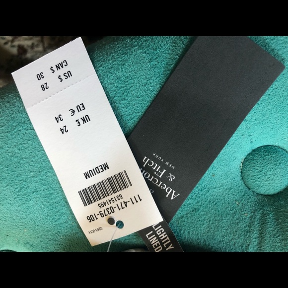 NWT bikini top - Picture 2 of 3